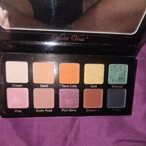 Violet Voss Essentials